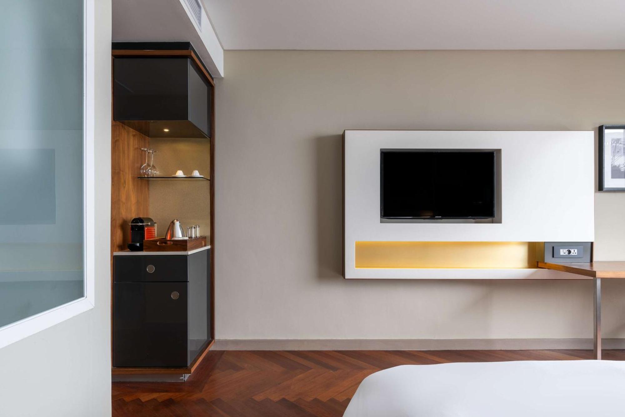 Radisson Blu Okoume Palace Hotel, Λίμπερβιλ Εξωτερικό φωτογραφία