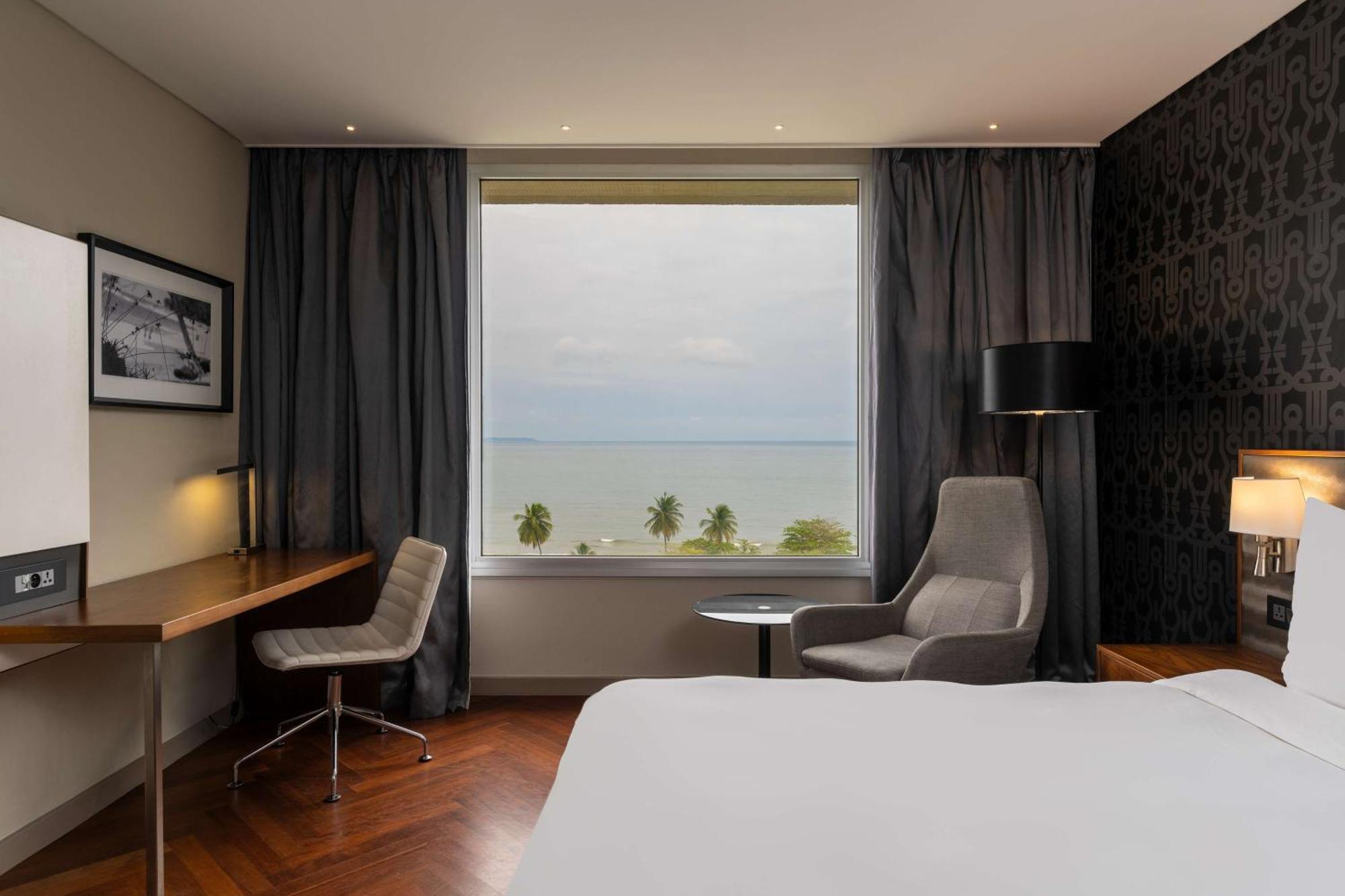 Radisson Blu Okoume Palace Hotel, Λίμπερβιλ Εξωτερικό φωτογραφία