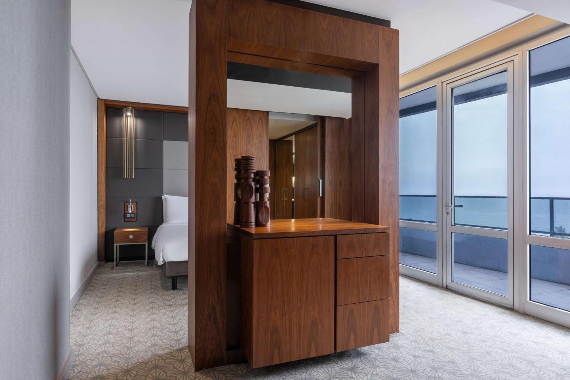 Radisson Blu Okoume Palace Hotel, Λίμπερβιλ Εξωτερικό φωτογραφία