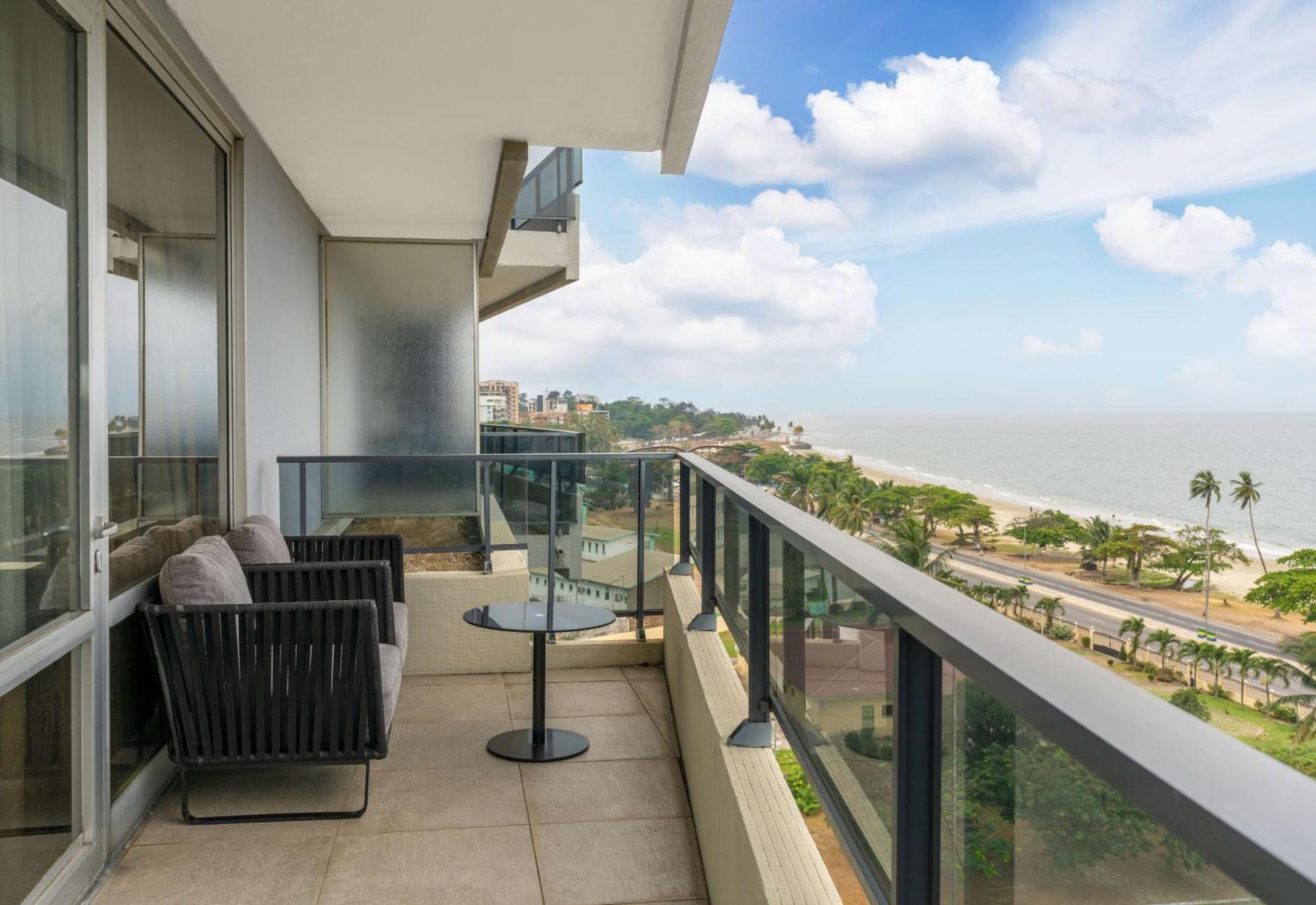 Radisson Blu Okoume Palace Hotel, Λίμπερβιλ Εξωτερικό φωτογραφία
