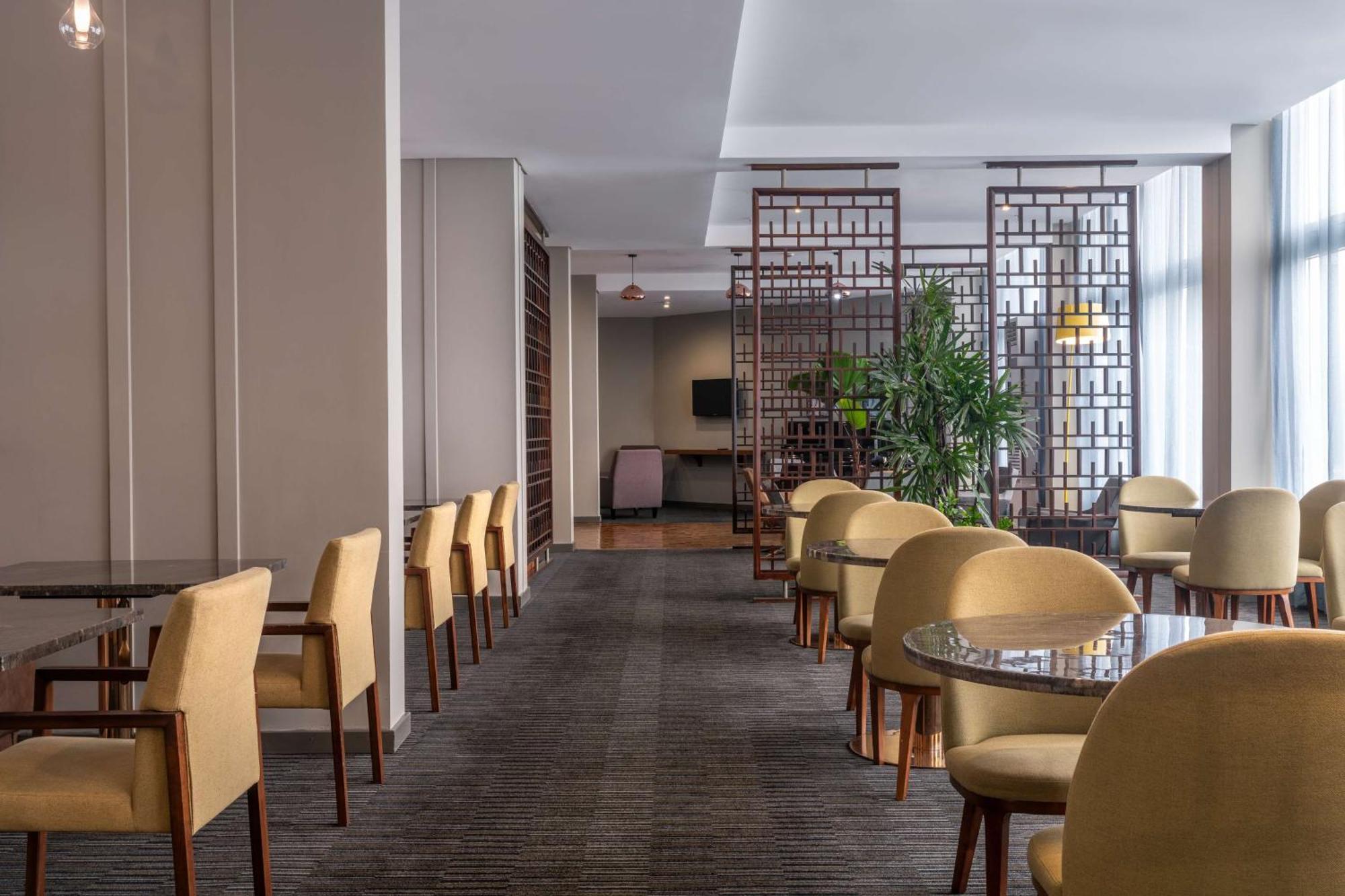 Radisson Blu Okoume Palace Hotel, Λίμπερβιλ Εξωτερικό φωτογραφία