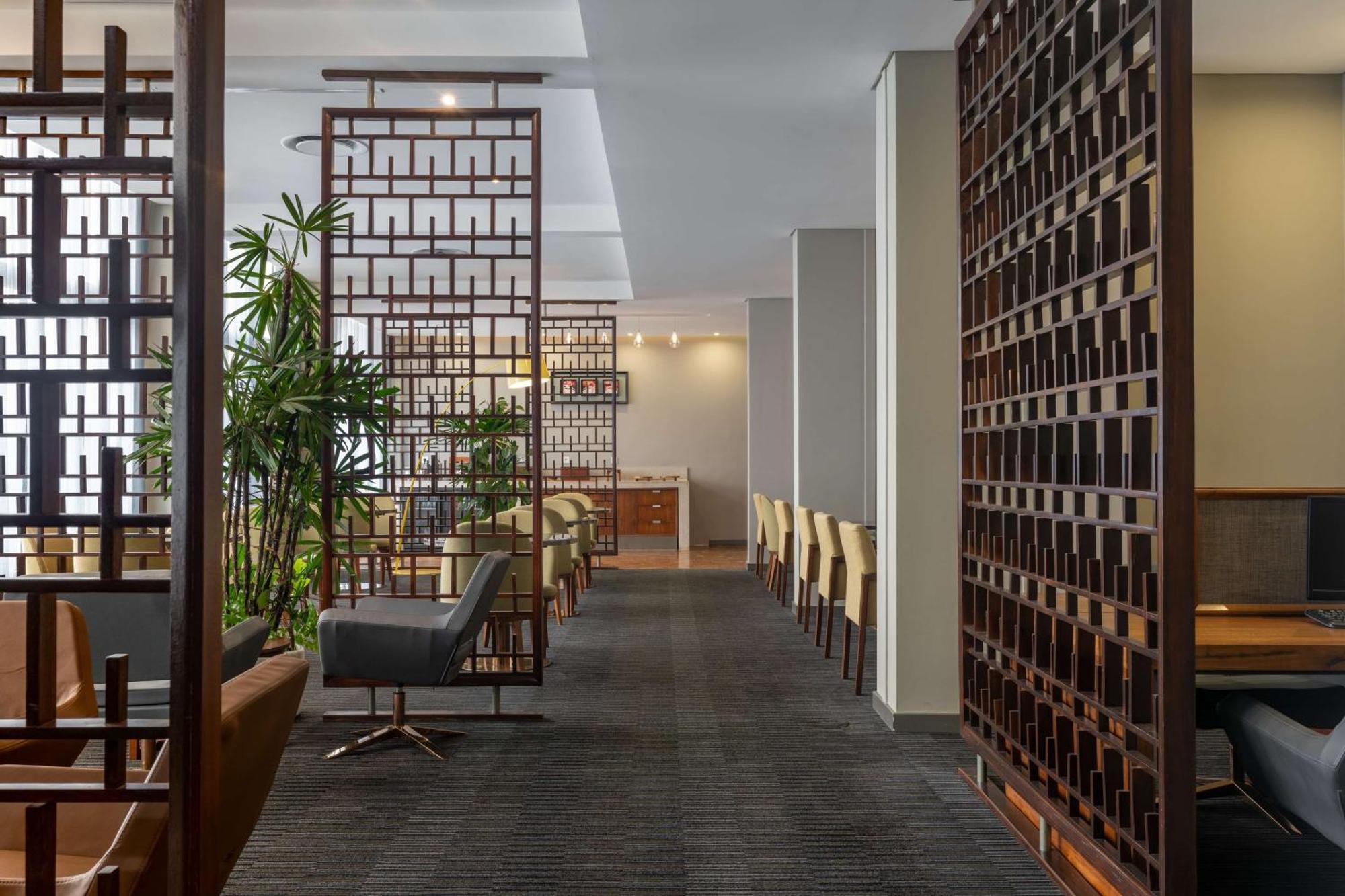 Radisson Blu Okoume Palace Hotel, Λίμπερβιλ Εξωτερικό φωτογραφία