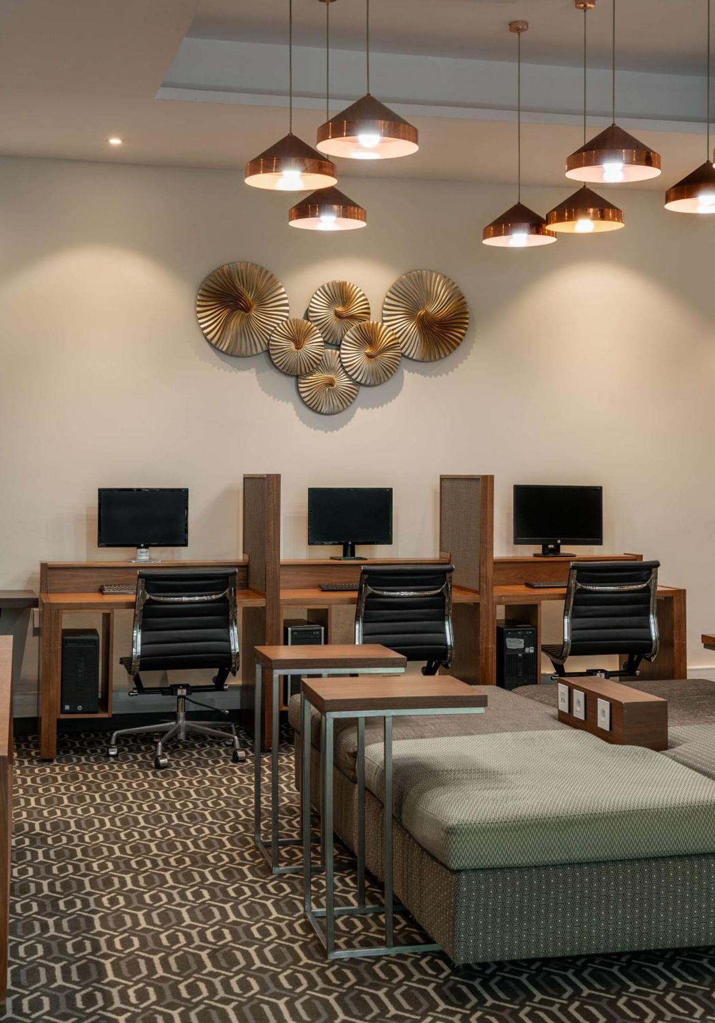 Radisson Blu Okoume Palace Hotel, Λίμπερβιλ Εξωτερικό φωτογραφία