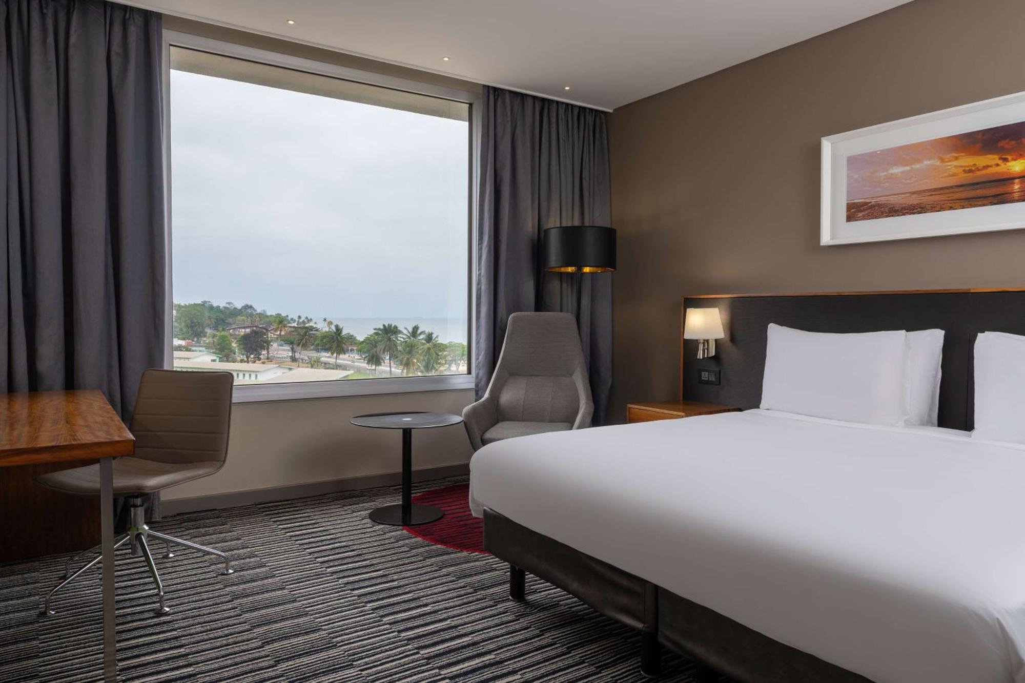 Radisson Blu Okoume Palace Hotel, Λίμπερβιλ Εξωτερικό φωτογραφία