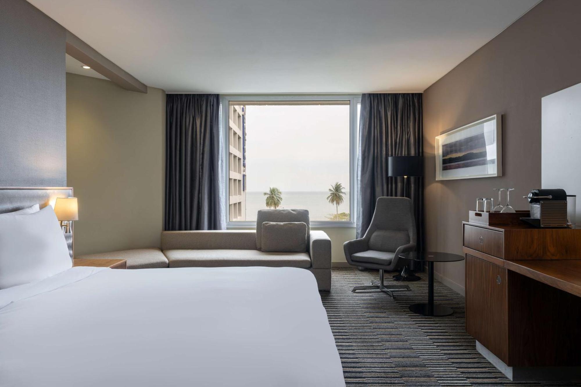 Radisson Blu Okoume Palace Hotel, Λίμπερβιλ Εξωτερικό φωτογραφία