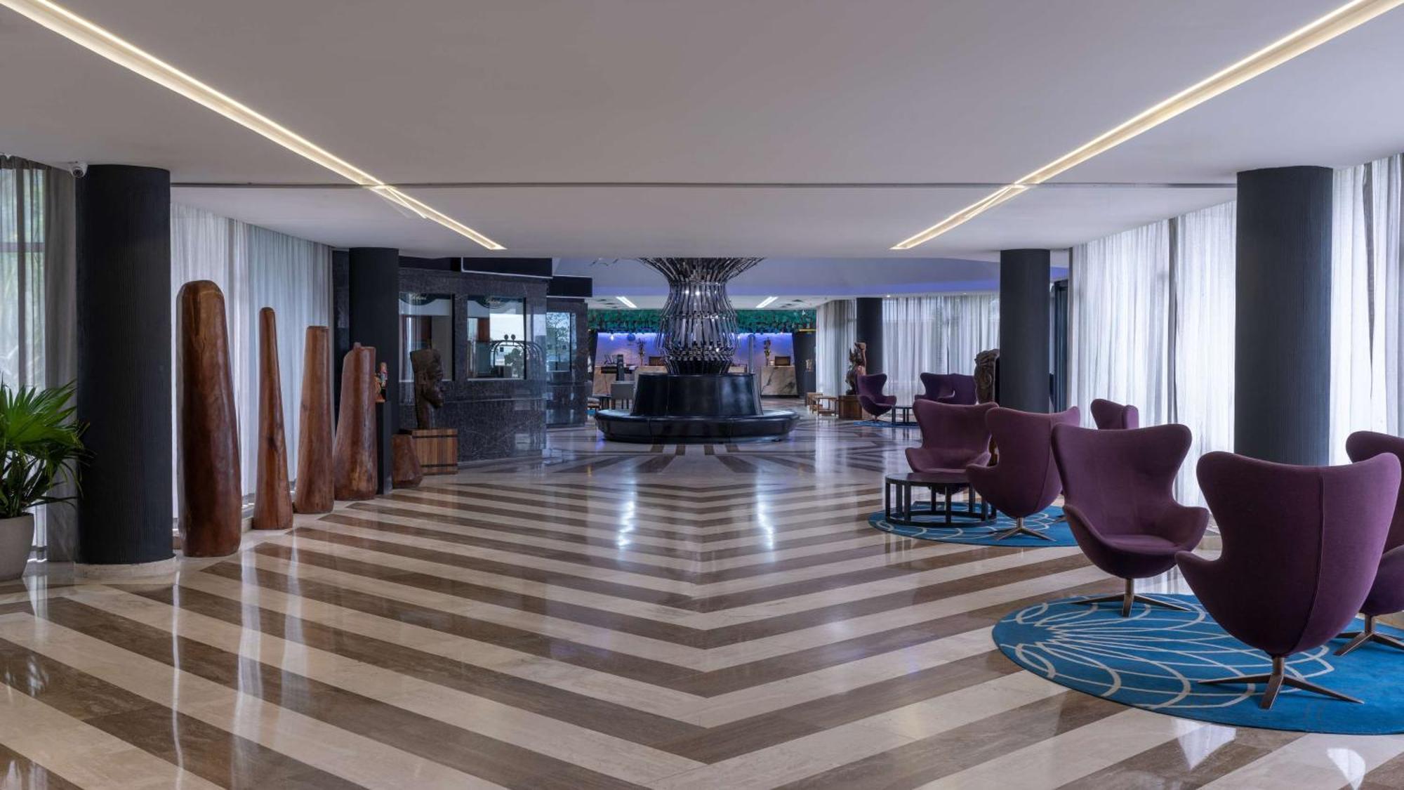 Radisson Blu Okoume Palace Hotel, Λίμπερβιλ Εξωτερικό φωτογραφία