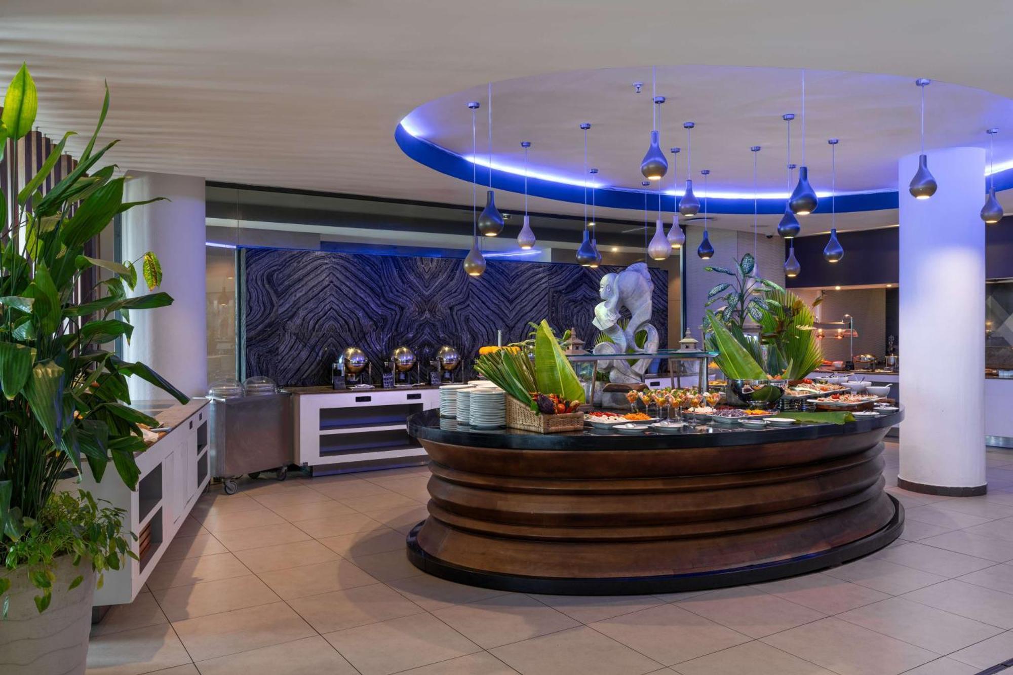 Radisson Blu Okoume Palace Hotel, Λίμπερβιλ Εξωτερικό φωτογραφία
