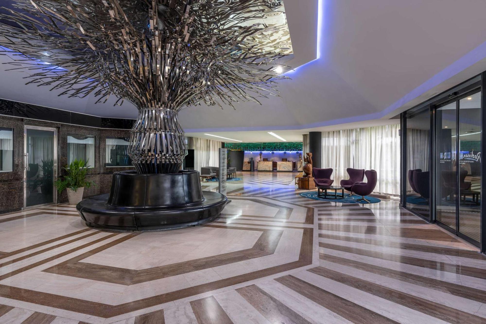Radisson Blu Okoume Palace Hotel, Λίμπερβιλ Εξωτερικό φωτογραφία