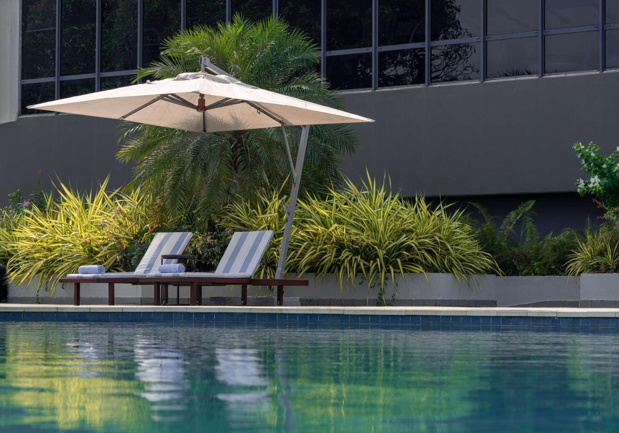 Radisson Blu Okoume Palace Hotel, Λίμπερβιλ Εξωτερικό φωτογραφία