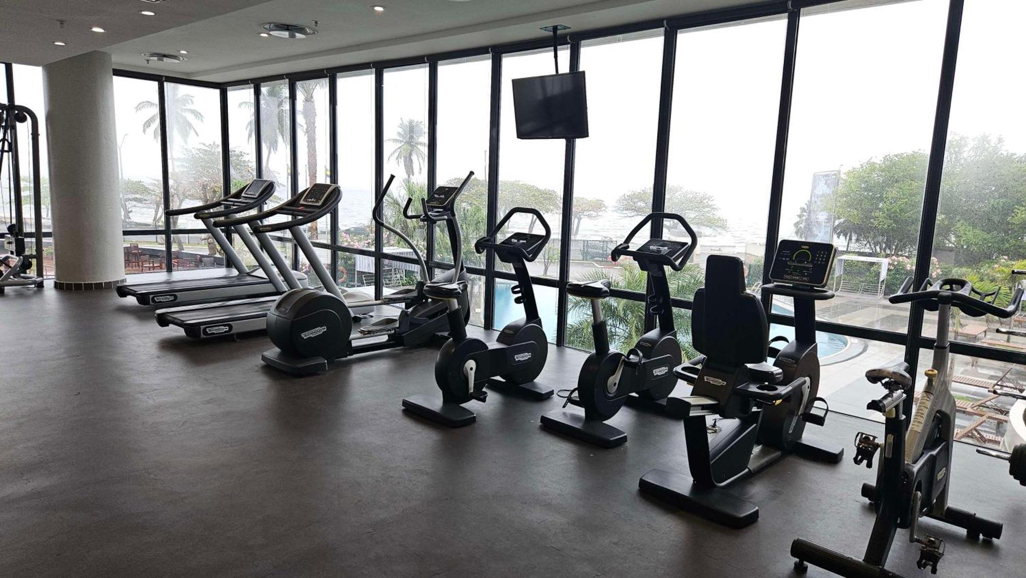 Radisson Blu Okoume Palace Hotel, Λίμπερβιλ Εξωτερικό φωτογραφία