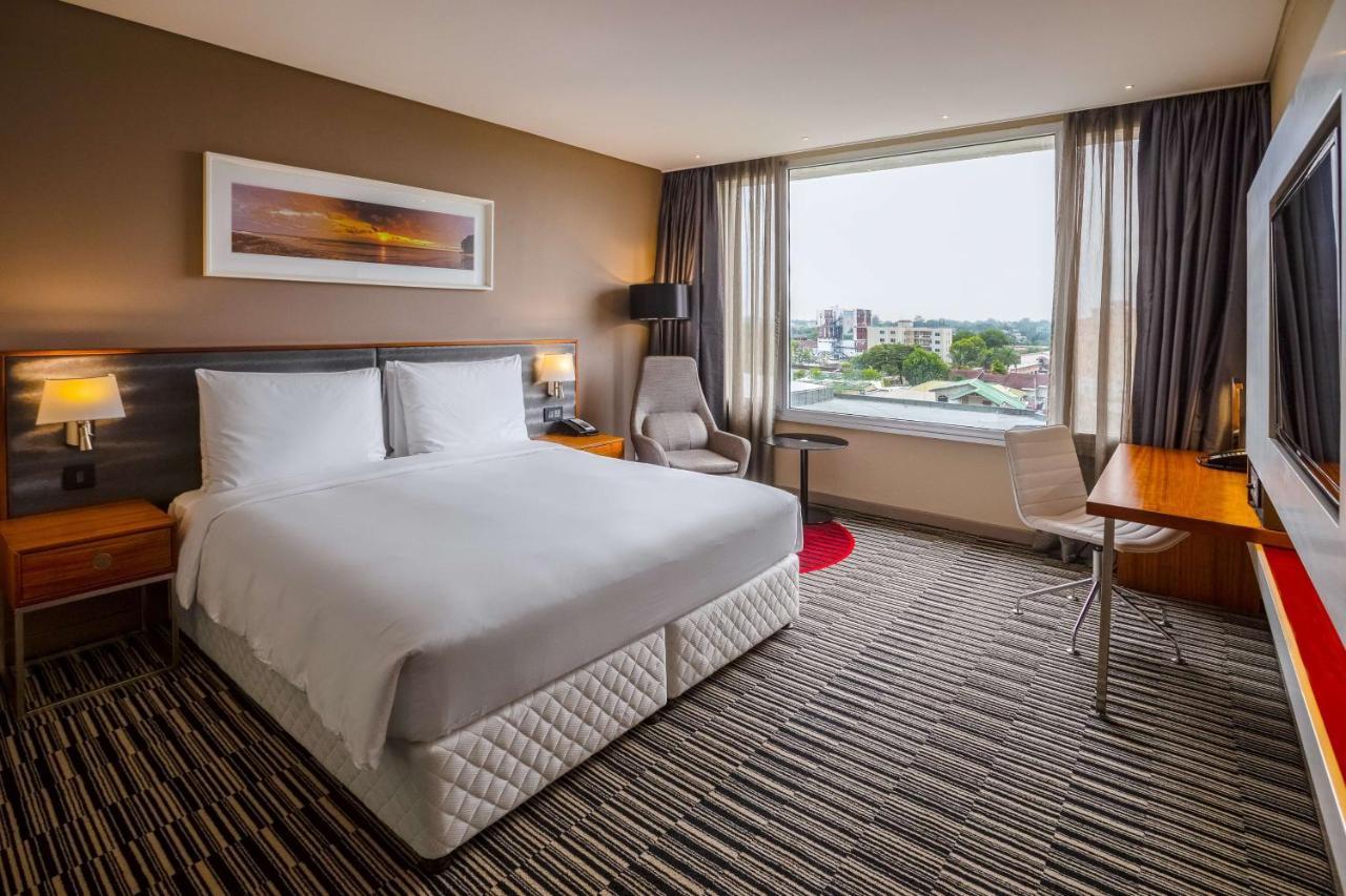 Radisson Blu Okoume Palace Hotel, Λίμπερβιλ Εξωτερικό φωτογραφία