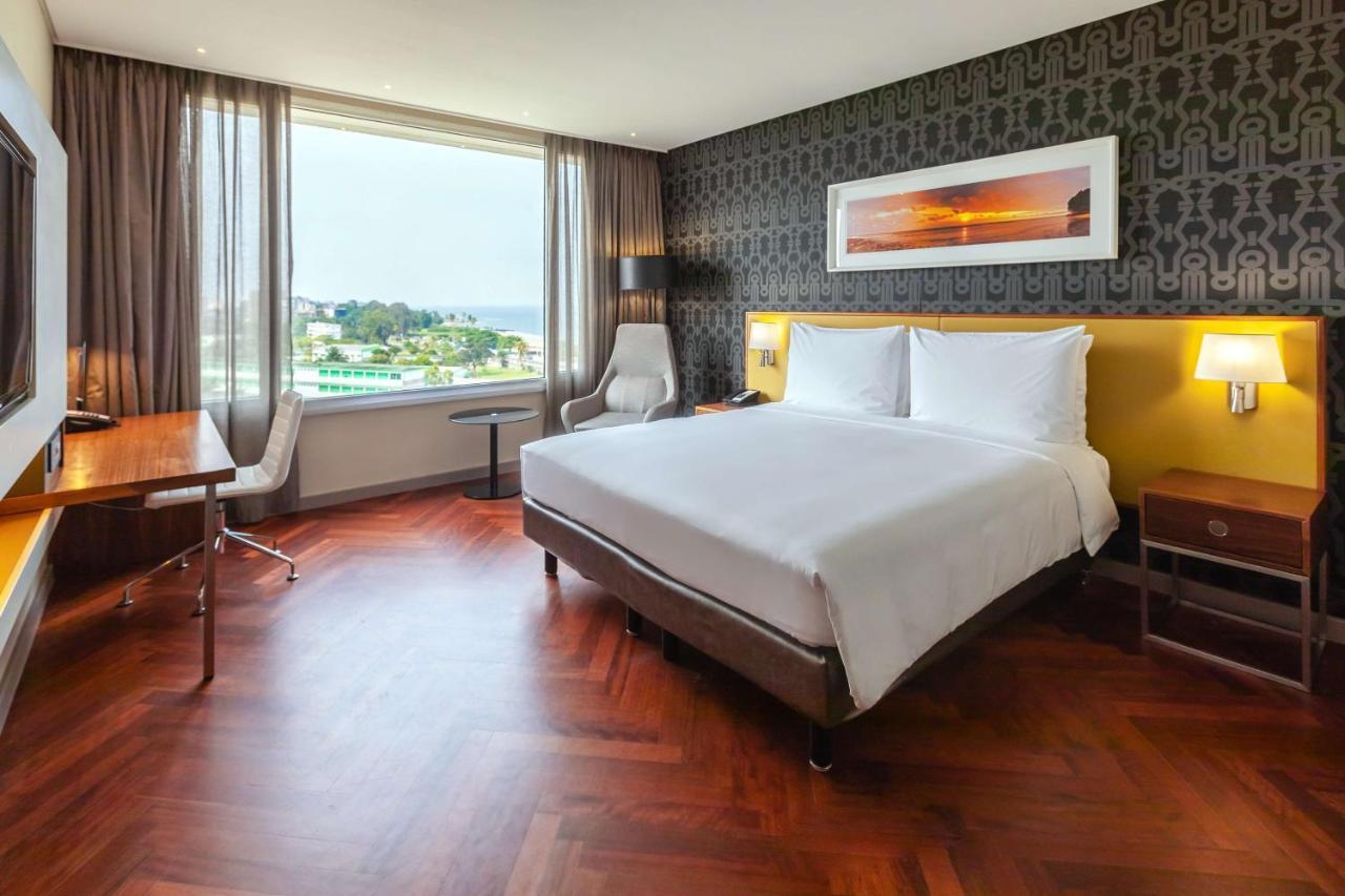 Radisson Blu Okoume Palace Hotel, Λίμπερβιλ Εξωτερικό φωτογραφία